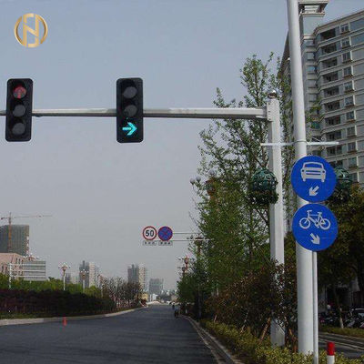Tiang Lampu Stop Type 6M X 6M L Dengan Lampu Merah Kuning Hijau Presisi Tinggi