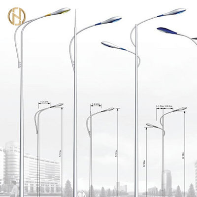 Tiang Lampu Jalan Lengan Tunggal / Ganda 12M 10M 8M 6M Tiang Lampu Galvanis