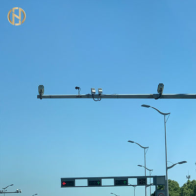 Road Street CCTV Camera Mounting Pole Customized Service Tersedia