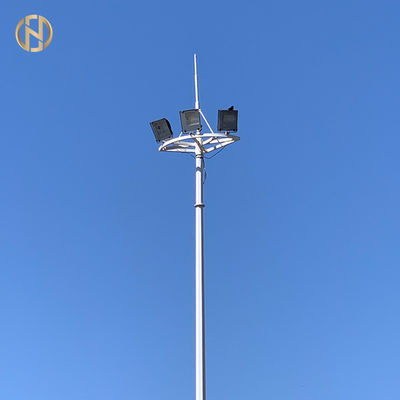 Tiang Lampu Tiang 20M 35M Tinggi Dengan Sistem Penaikan Listrik Dan Menurunkan