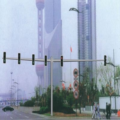 Tiang Lampu Hijau Kuning Merah 3M 6M Hot Dip Galvanisasi / Permukaan Powder Coating
