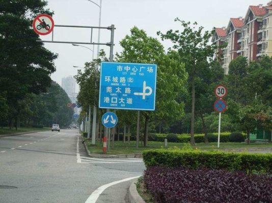 Tiang Tanda Jalan 3M Q460 GR65 Dengan Lapisan Serbuk