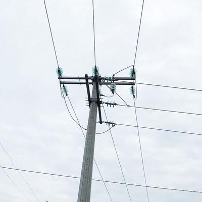 12KV 35KV Aksesoris Tiang Baja Galvanis 8000D Cross Arm Untuk Proyek Listrik