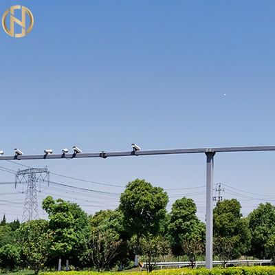 Q235 Galvanis CCTV Tiang Kamera Keamanan Luar Ruangan Braket Ganda