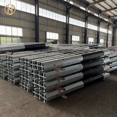 Beli Tiang Listrik Baja Oktagonal 30-40FT 12-18M, Menara Utilitas Distribusi HDG Q355 ASTM A572, Sambungan Slip Multi-bagian, Dasar Bitumen online manufacture