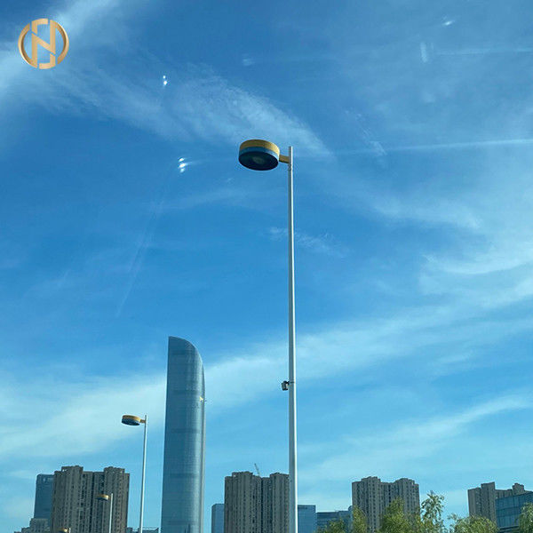 Warna Lukisan Disesuaikan Hot-dip Galvanized dan Electrostatic Spraying Street Light Pole untuk Ketahanan