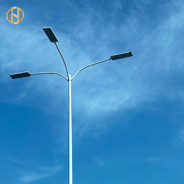 Hot-dip Galvanized Street Light Pole dengan Fitur yang Dapat Dikustomisasi untuk Pencahayaan Bergaya