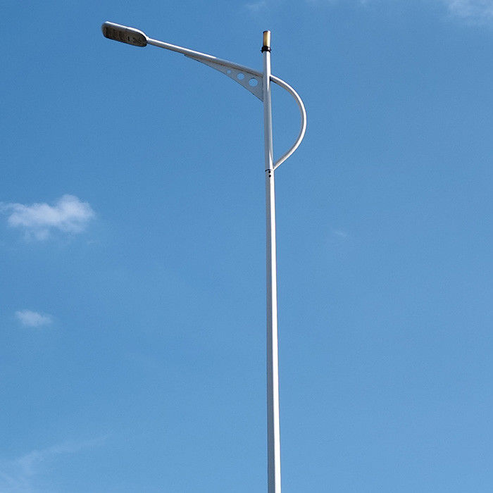 Desain Tiang Lampu Jalan yang Dapat Disesuaikan dengan Material Baja Galvanis Celup Panas Sempurna untuk Proyek Pencahayaan Luar Ruangan
