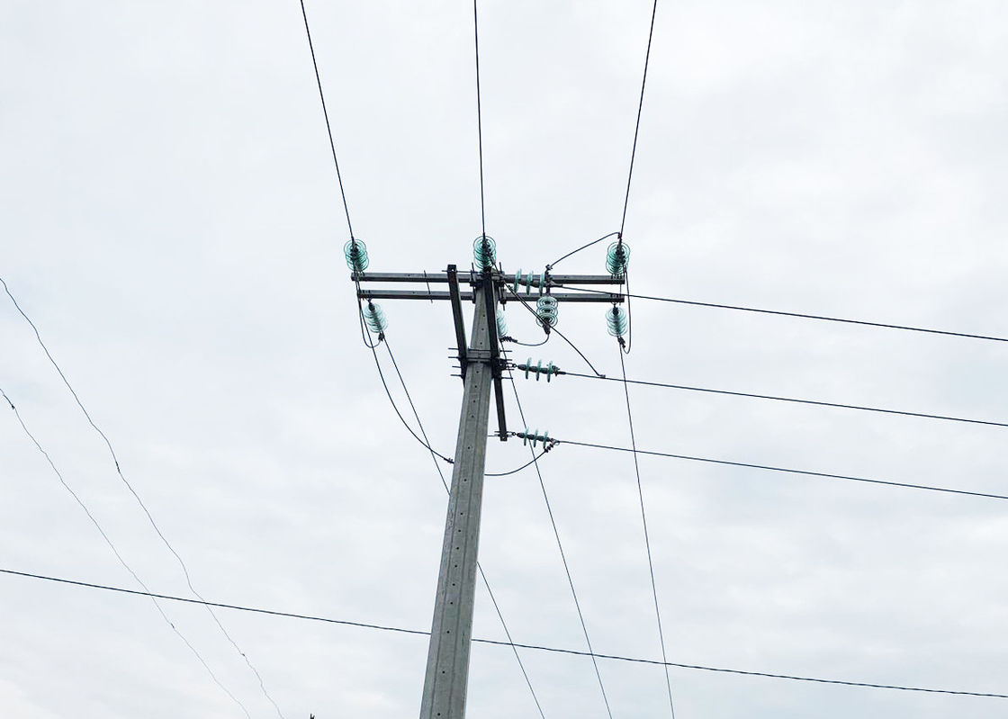 Octagon Utility Pole Cross Arms 11KV 33KV Perawatan Perm Galvanisasi Hot Dip