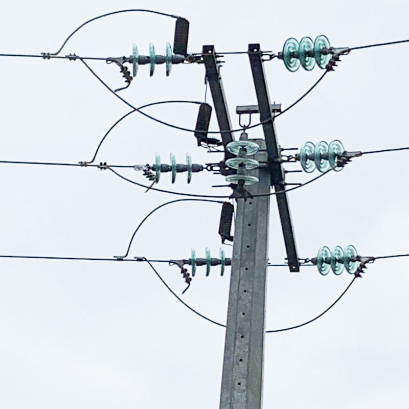 Octagon Utility Pole Cross Arms 11KV 33KV Perawatan Perm Galvanisasi Hot Dip