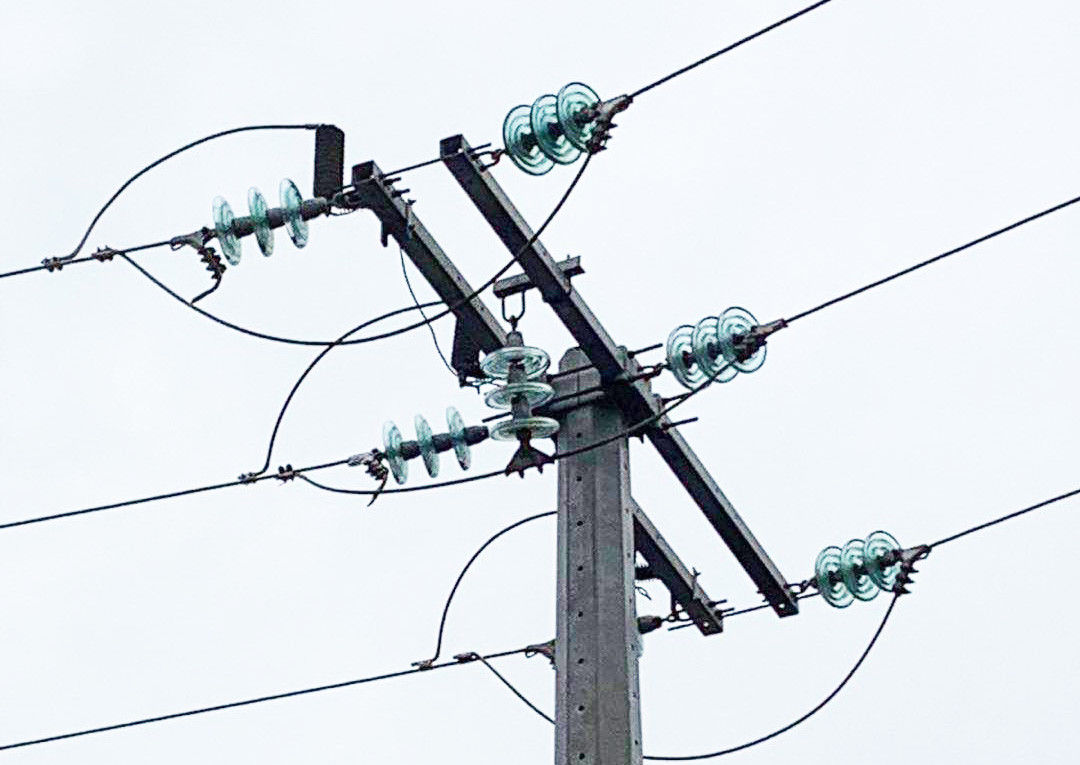 33KV 35KV 10000S Distribusi Crossarms Assemblies Untuk Struktur Tiang Tunggal