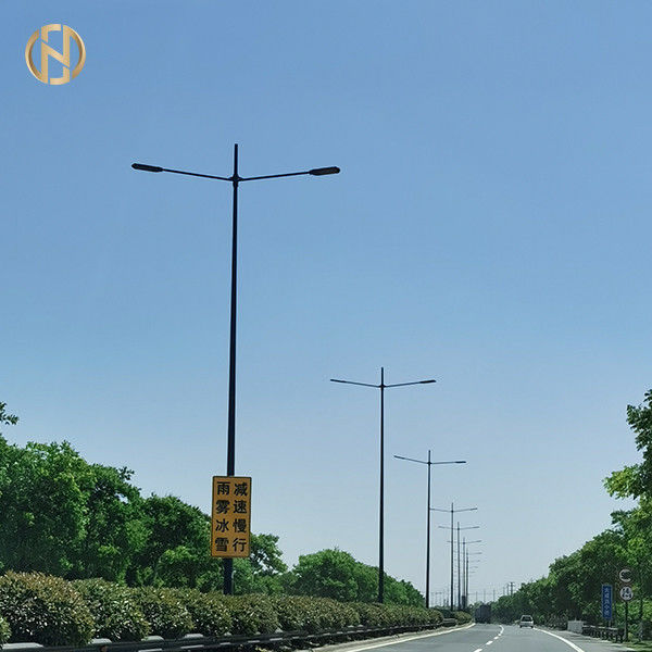 Tiang Lampu Jalan Bentuk Bulat / Kerucut Q235B Tiang Lampu Lengan Tunggal