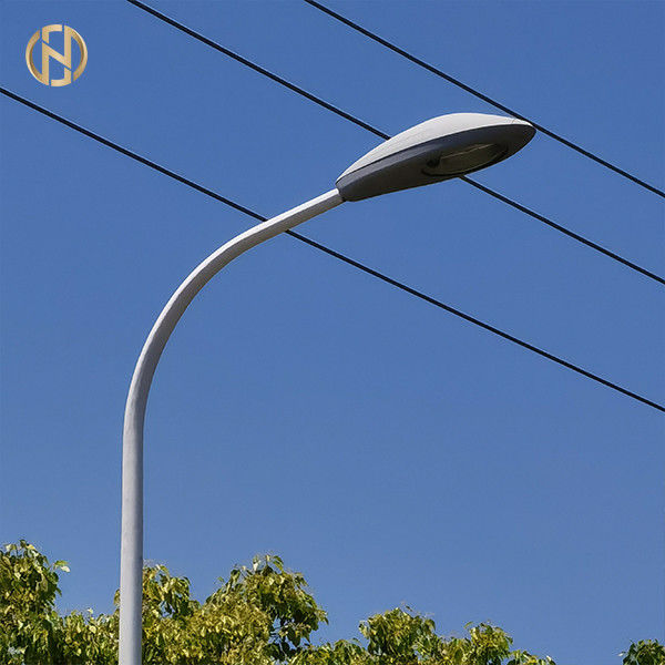 Tiang Lampu Jalan 6 - 15M Tiang Lampu Baja Anti Korosi Dengan Berbagai Desain