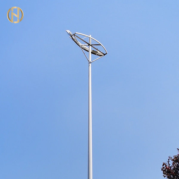 Tiang Lampu Tiang 20M 35M Tinggi Dengan Sistem Penaikan Listrik Dan Menurunkan