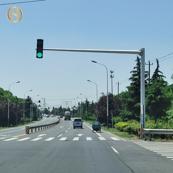 Tiang Lampu Lalu Lintas Galvanis Octagonal 6M Dengan 14M Cantilever L Type