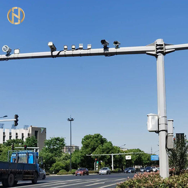Oktagonal Bentuk Baja Tiang CCTV 3-20M Pemasangan Tinggi Tahan Angin