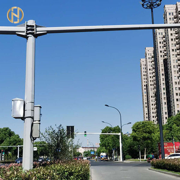 Oktagonal Bentuk Baja Tiang CCTV 3-20M Pemasangan Tinggi Tahan Angin