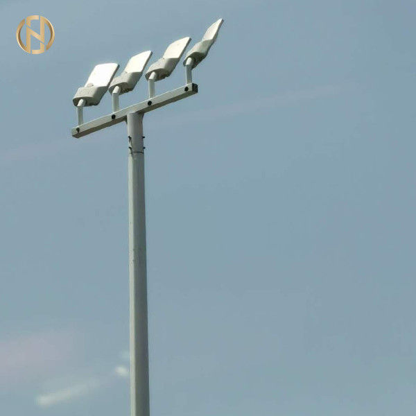 Dilapisi bubuk Menara Tiang Tinggi 95FT IP65 Warna Silver Hot Dip Galvanized Surface