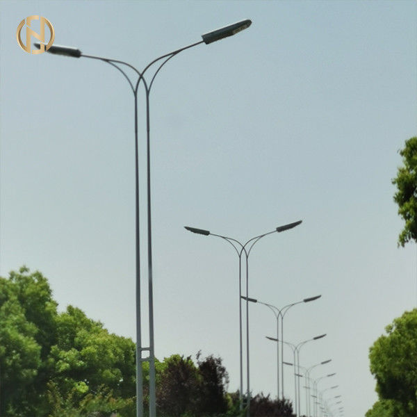 Hot Dip Galvanized Outdoor Street Lamp Post 6M-10M Umur Panjang