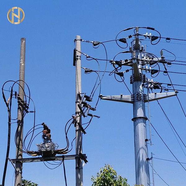 99,9% Seng 15KV Overhead Line Pole EN10046 75um Galvanisasi Selesai Baik