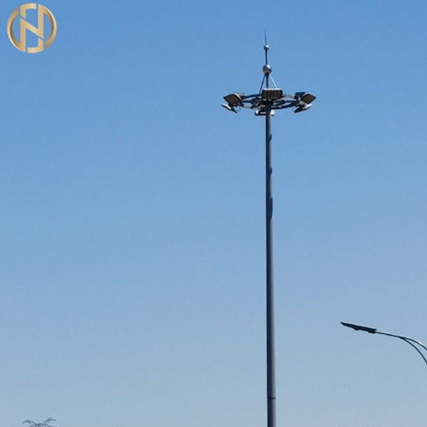 Q345 Polygonal High Mast Pole Hot Dip Galvanized untuk lampu jalan LED