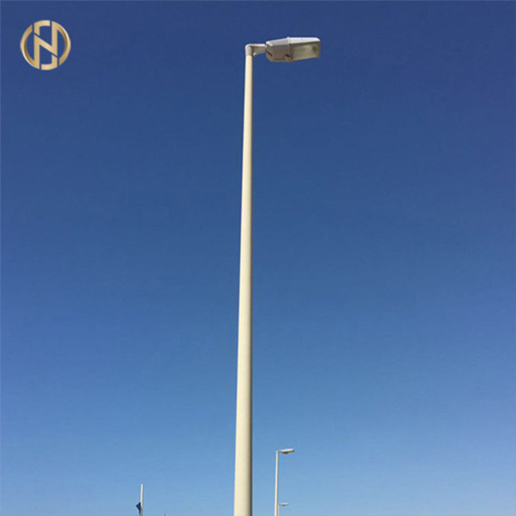 Hot Dip Galvanized Post Lampu Jalan Luar Ruangan Tebal 2.5mm - 30mm